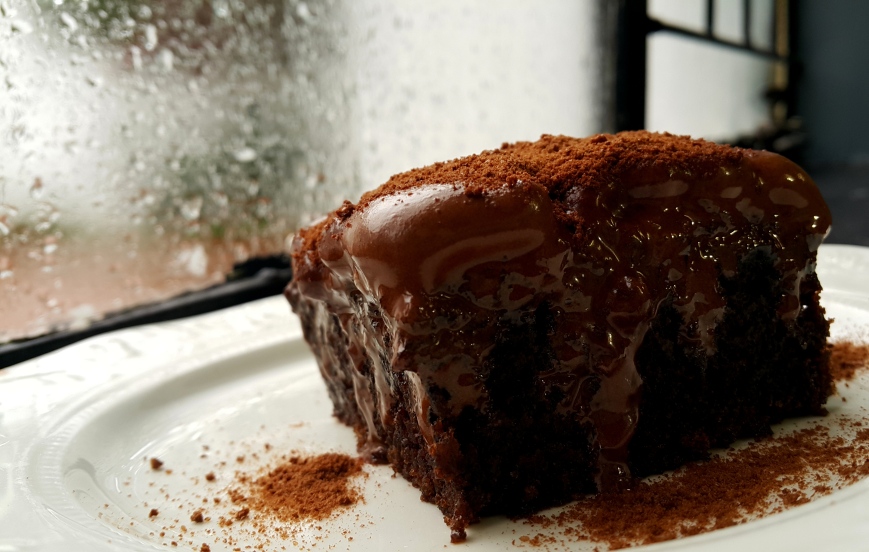 Could you resist this, still hot and steamy, rich chocolate cake with chocolate dripping all around it and a thick layer of MILO on top...? Could you...??